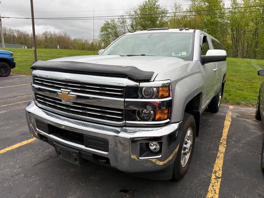 Used 2016 Silver Ice Metallic Chevrolet LT image 3