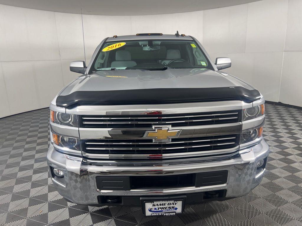 Used 2016 Silver Ice Metallic Chevrolet LT image 19