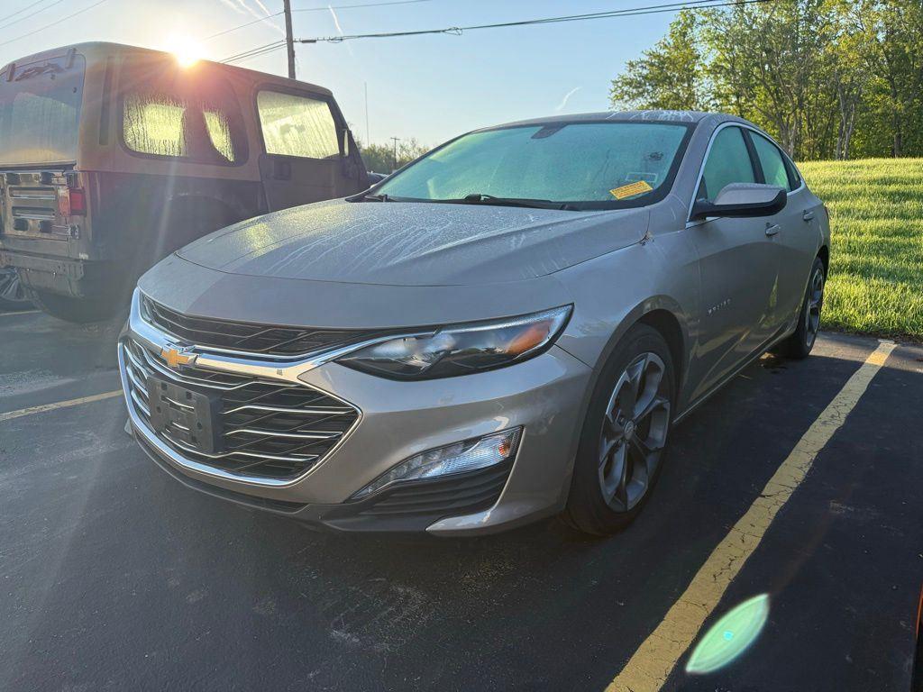 Used 2022 Mineral Gray Metallic Chevrolet LT image 2