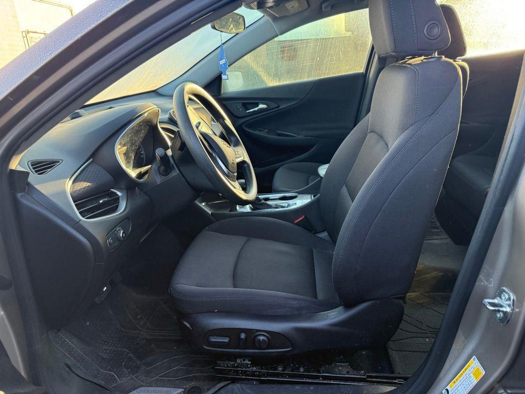 Used 2022 Mineral Gray Metallic Chevrolet LT image 3