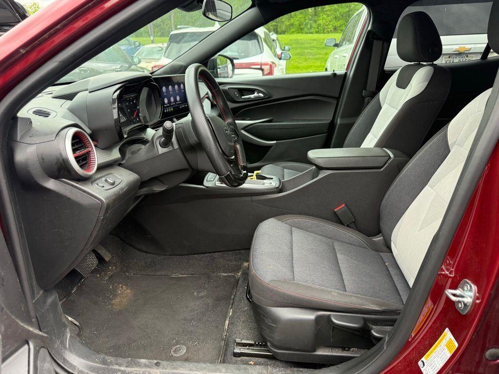 Used 2024 Crimson Chevrolet 1RS image 4