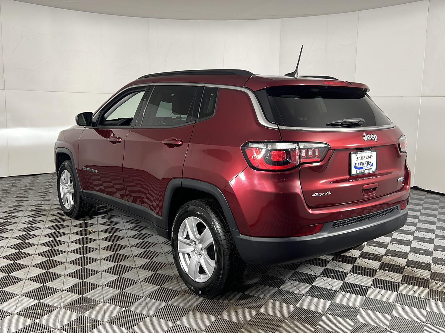 Certified Used 2022 Velvet Red Pearlcoat Jeep Latitude image 19