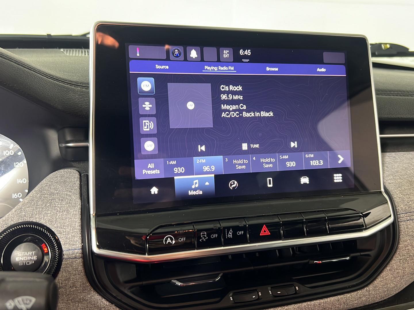 Certified Used 2022 Velvet Red Pearlcoat Jeep Latitude image 28