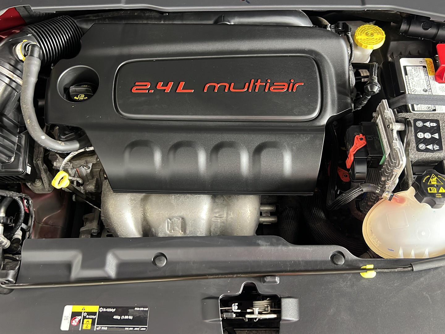 Certified Used 2022 Velvet Red Pearlcoat Jeep Latitude image 32