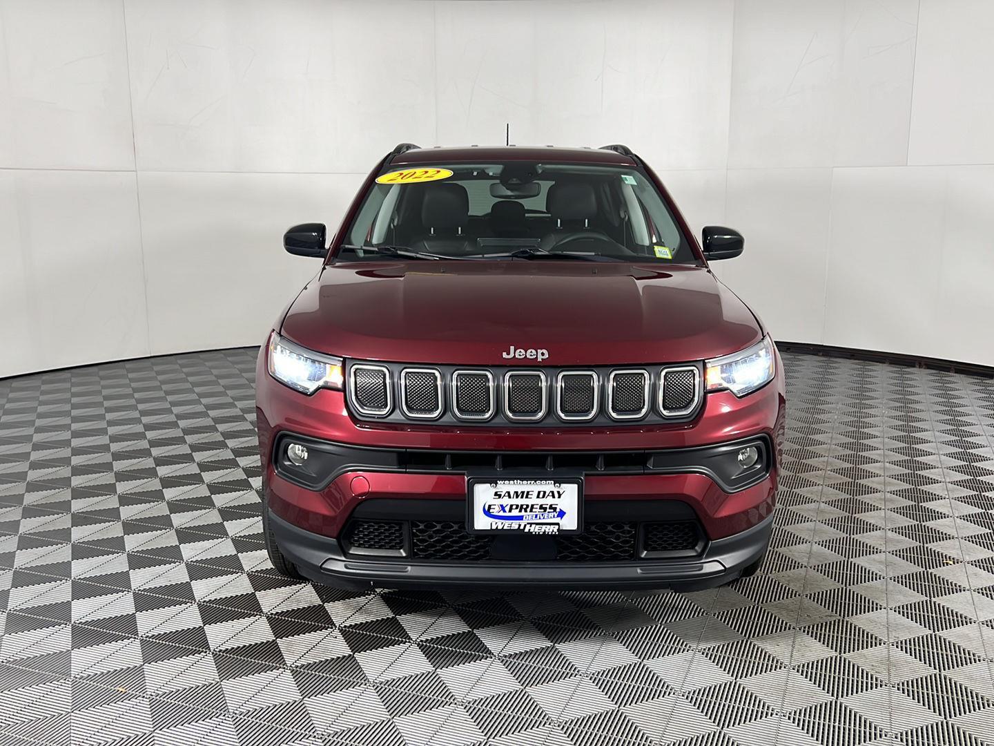Certified Used 2022 Velvet Red Pearlcoat Jeep Latitude image 34