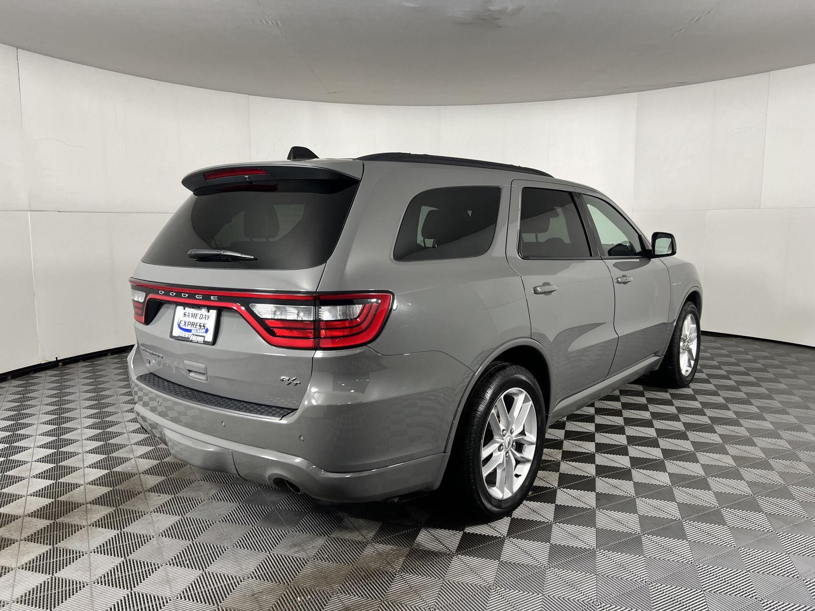 Certified Used 2025 Destroyer Gray Clearcoat Dodge R/T image 9