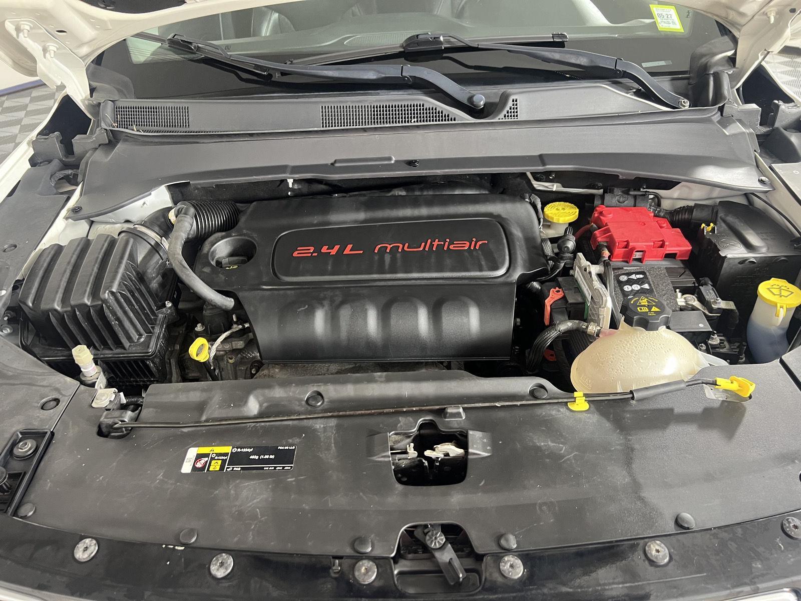 Used 2020 White Clearcoat Jeep Latitude image 25