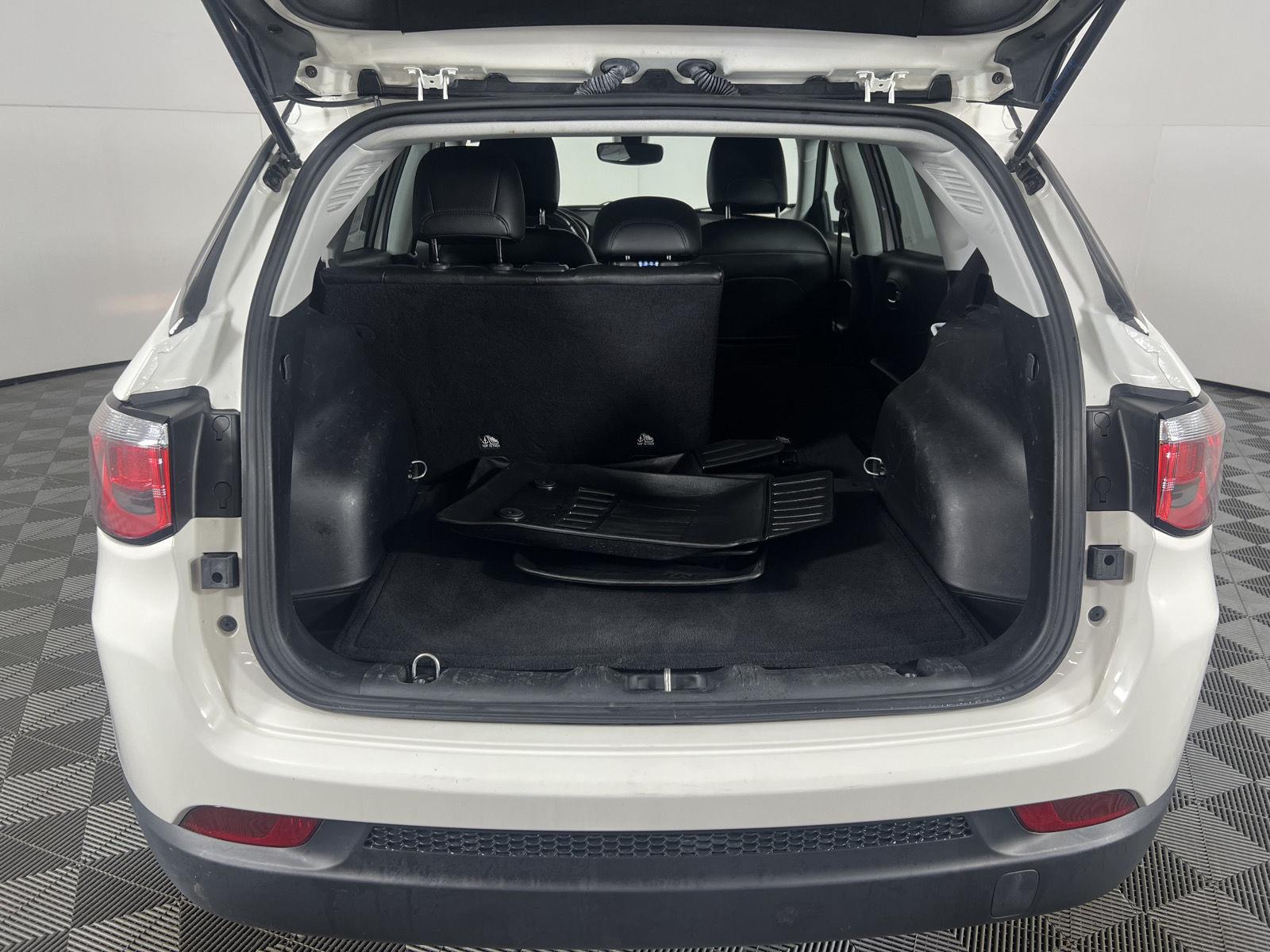 Used 2020 White Clearcoat Jeep Latitude image 23