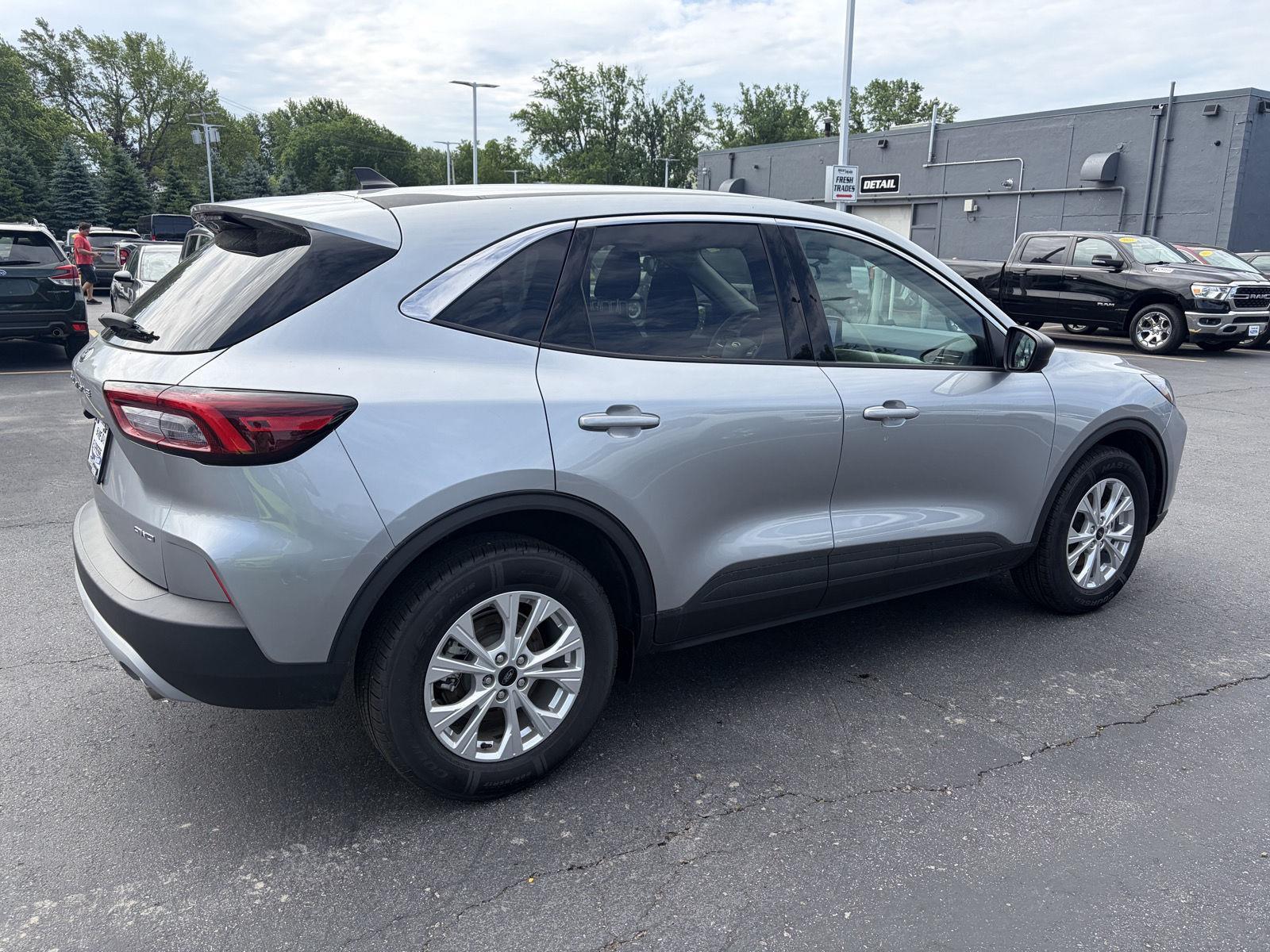 Used 2023 Iconic Silver Ford Active image 6