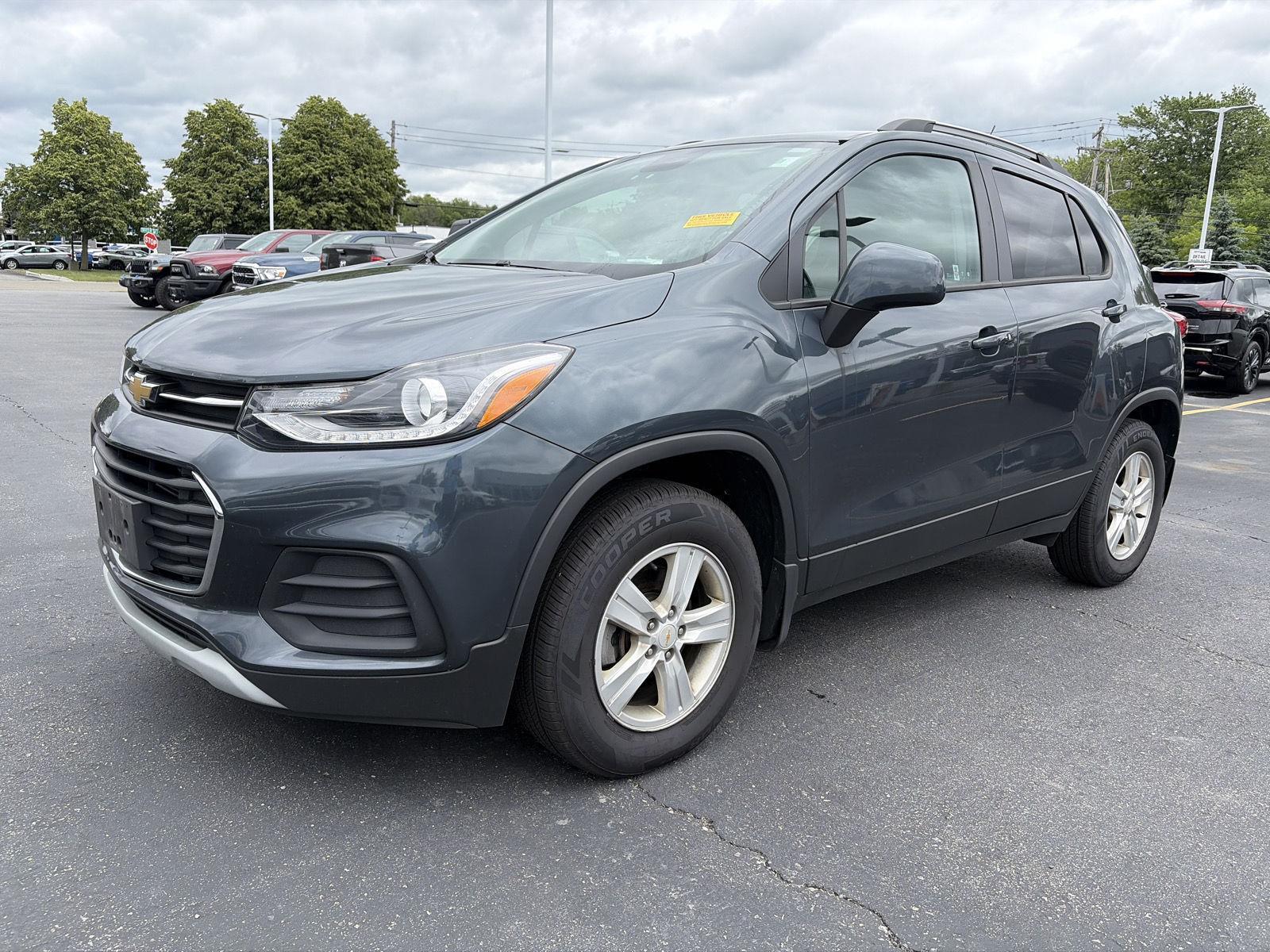 Used 2021  Chevrolet  image 3