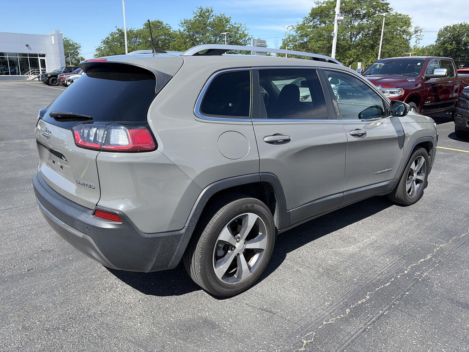 Used 2019 Sting-Gray Clearcoat Jeep Limited image 6
