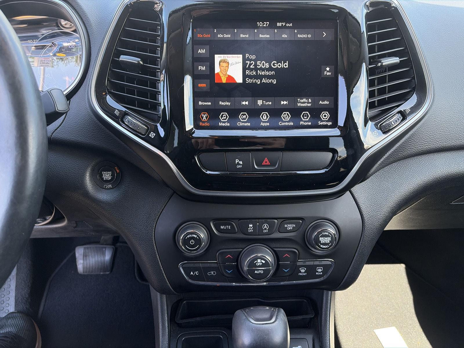 Used 2019 Sting-Gray Clearcoat Jeep Limited image 10