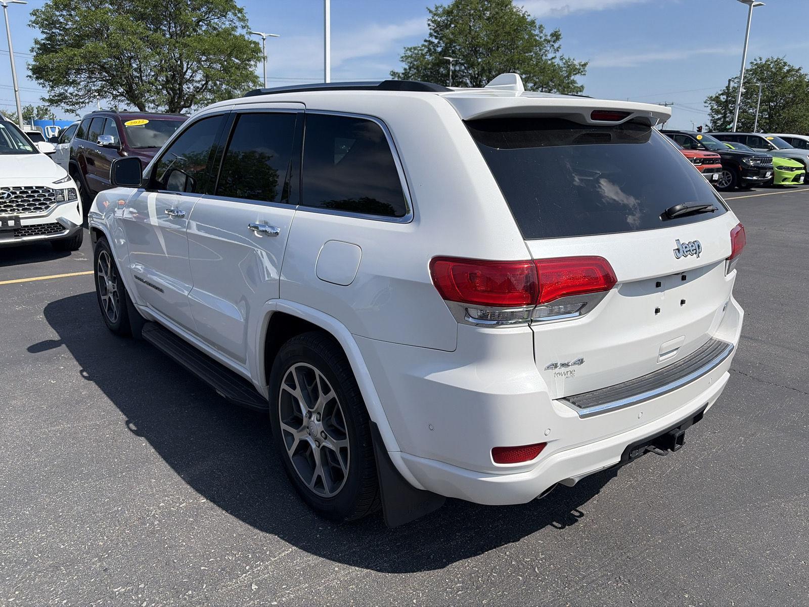 Used 2019 Ivory 3-Coat Jeep Overland image 4