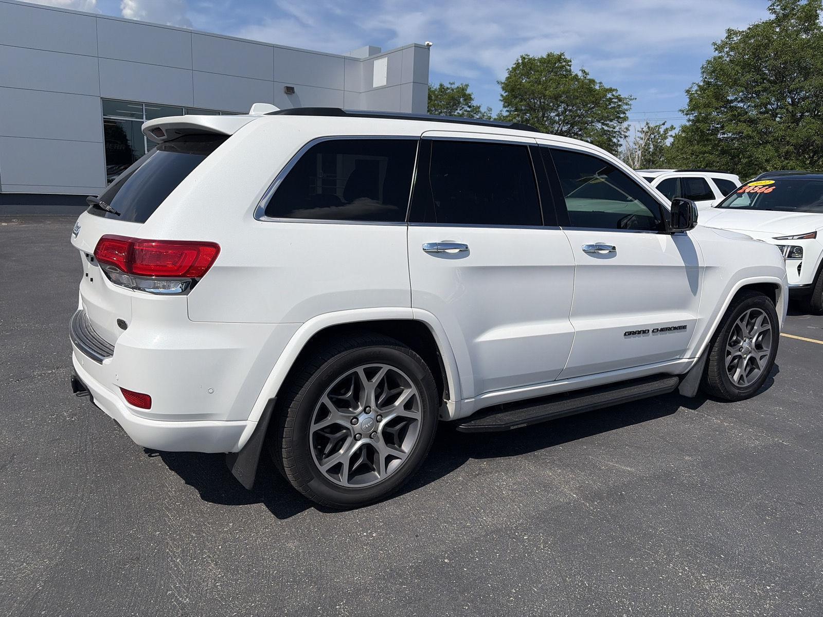 Used 2019 Ivory 3-Coat Jeep Overland image 6