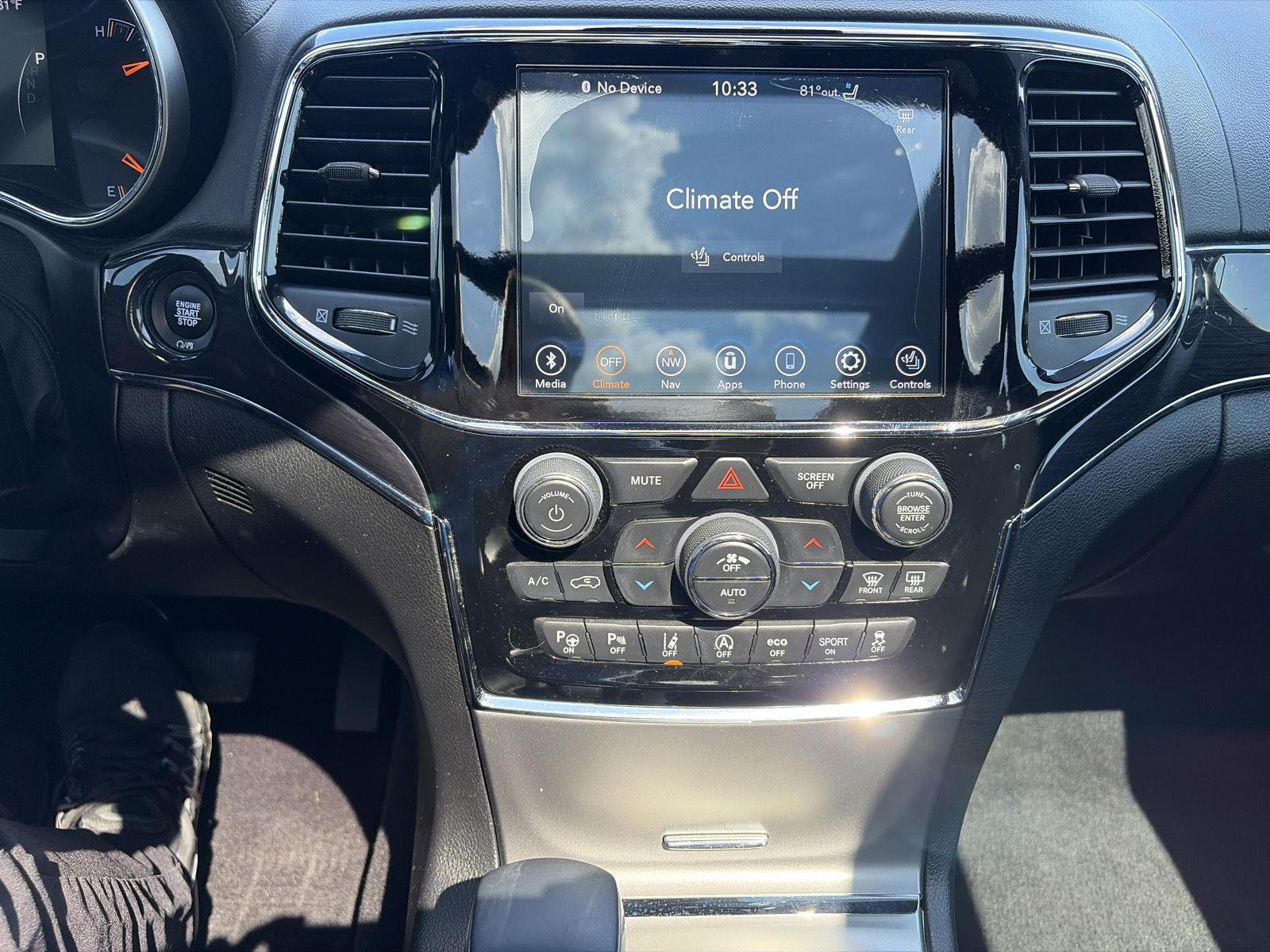 Used 2019 Ivory 3-Coat Jeep Overland image 10