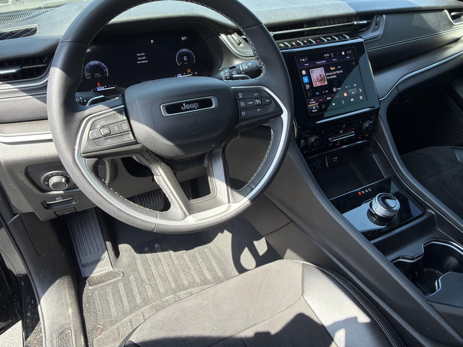 Certified Used 2023 Diamond Black Crystal Pearlcoat Jeep Altitude image 7