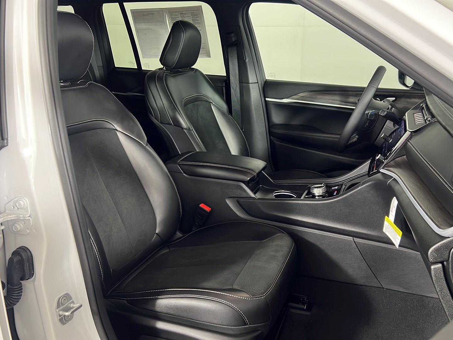 New 2026 Bright White Clearcoat Jeep Laredo Altitude image 14