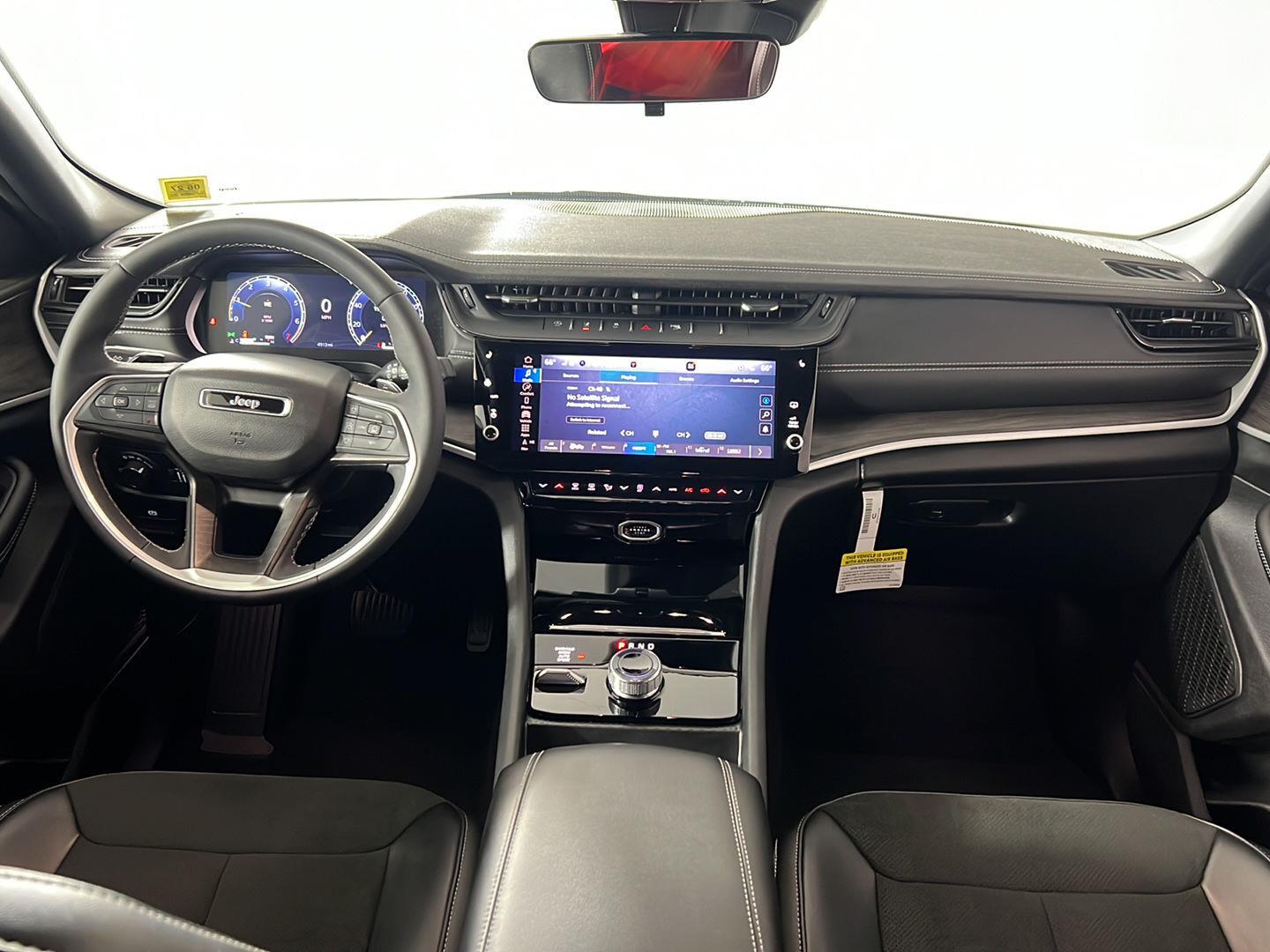 New 2026 Bright White Clearcoat Jeep Laredo Altitude image 17