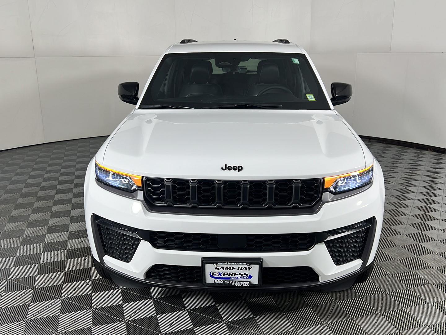 New 2026 Bright White Clearcoat Jeep Laredo Altitude image 3