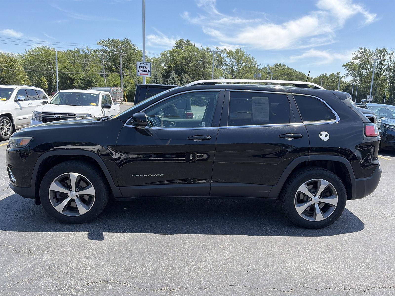 Used 2020 Diamond Black Crystal Pearlcoat Jeep Limited image 6