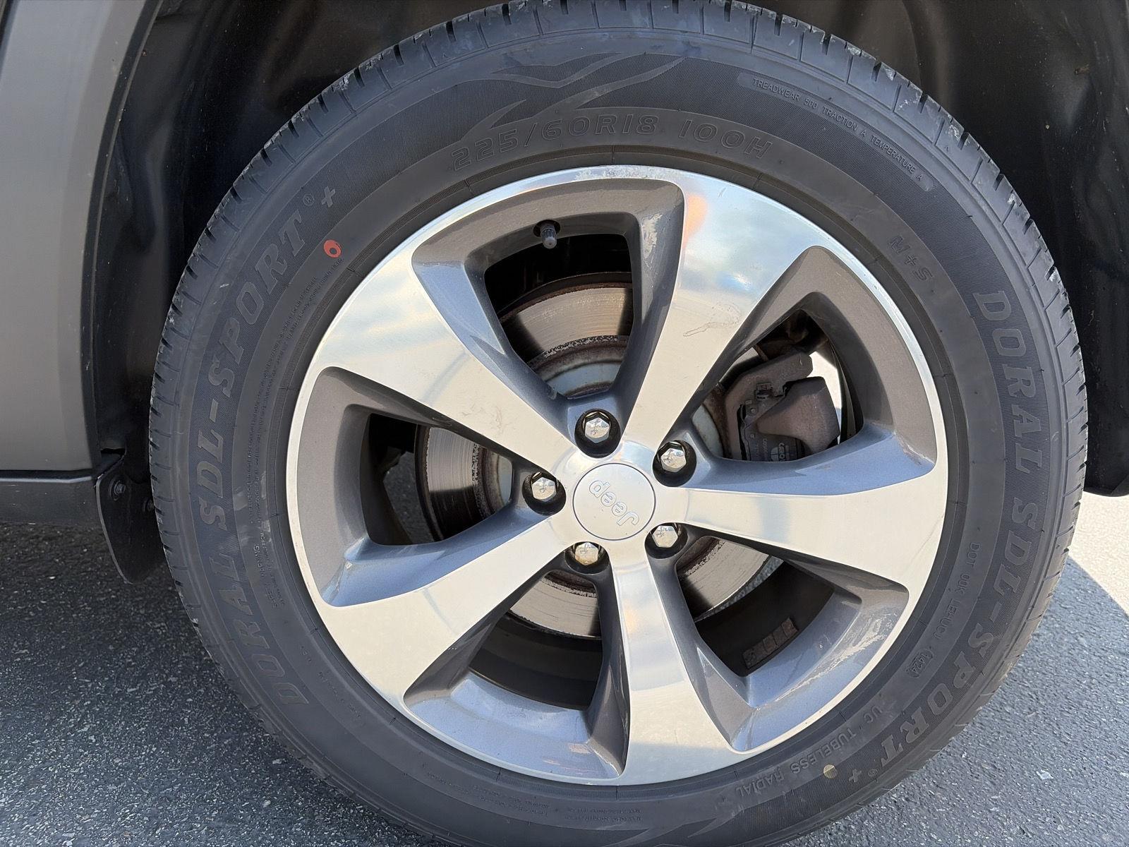 Used 2020 Diamond Black Crystal Pearlcoat Jeep Limited image 21