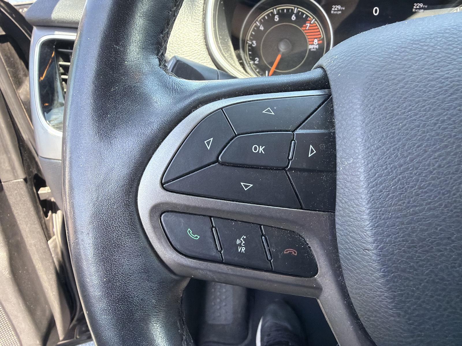 Used 2020 Diamond Black Crystal Pearlcoat Jeep Limited image 14