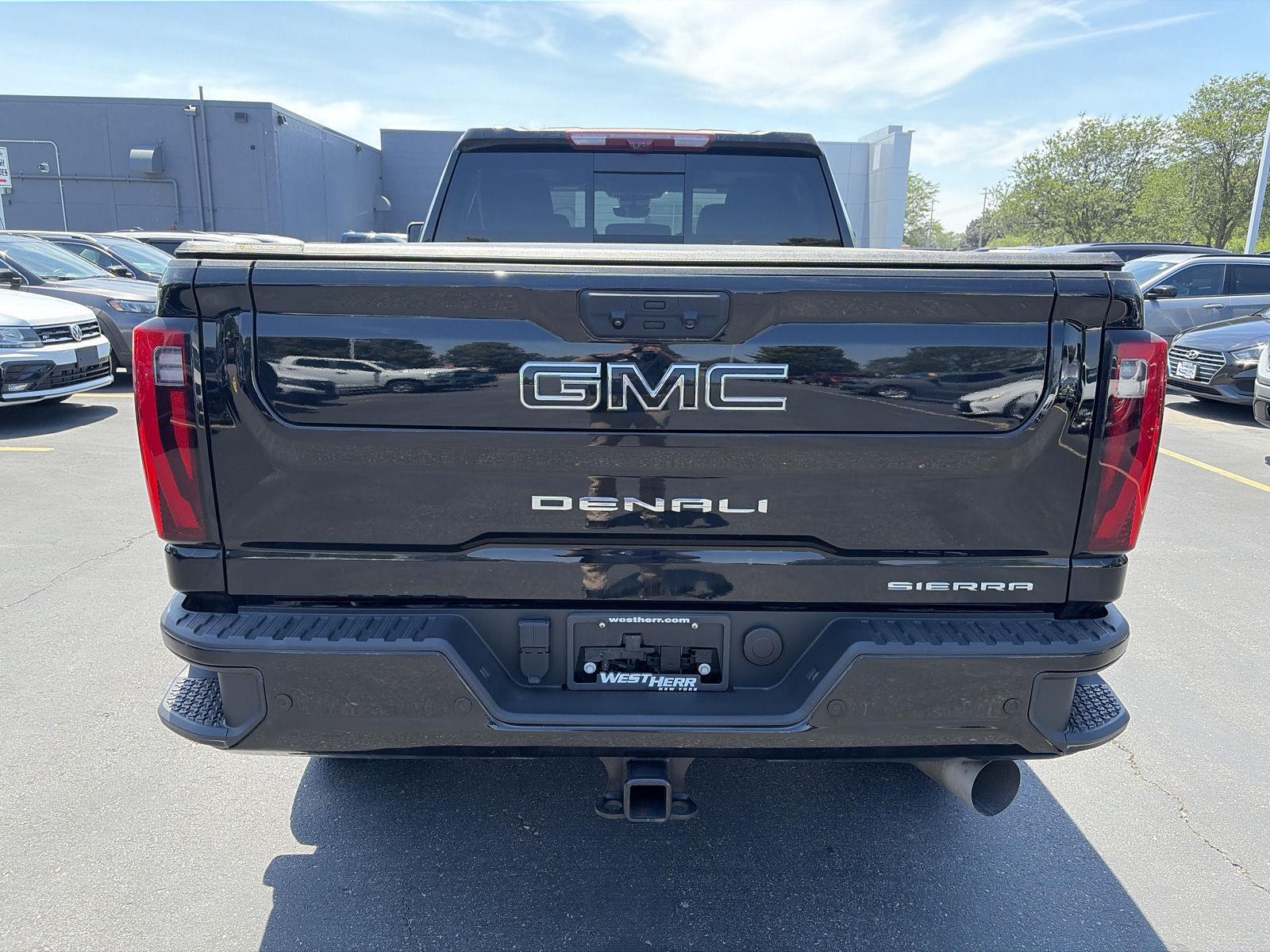 Used 2025 Onyx Black GMC Denali image 8
