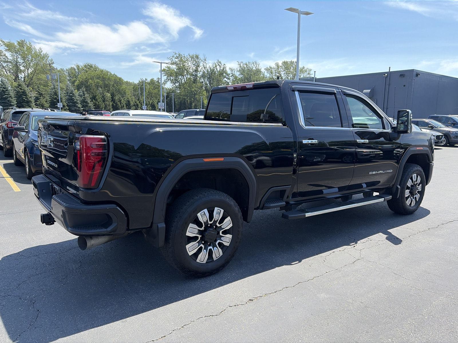 Used 2025 Onyx Black GMC Denali image 9