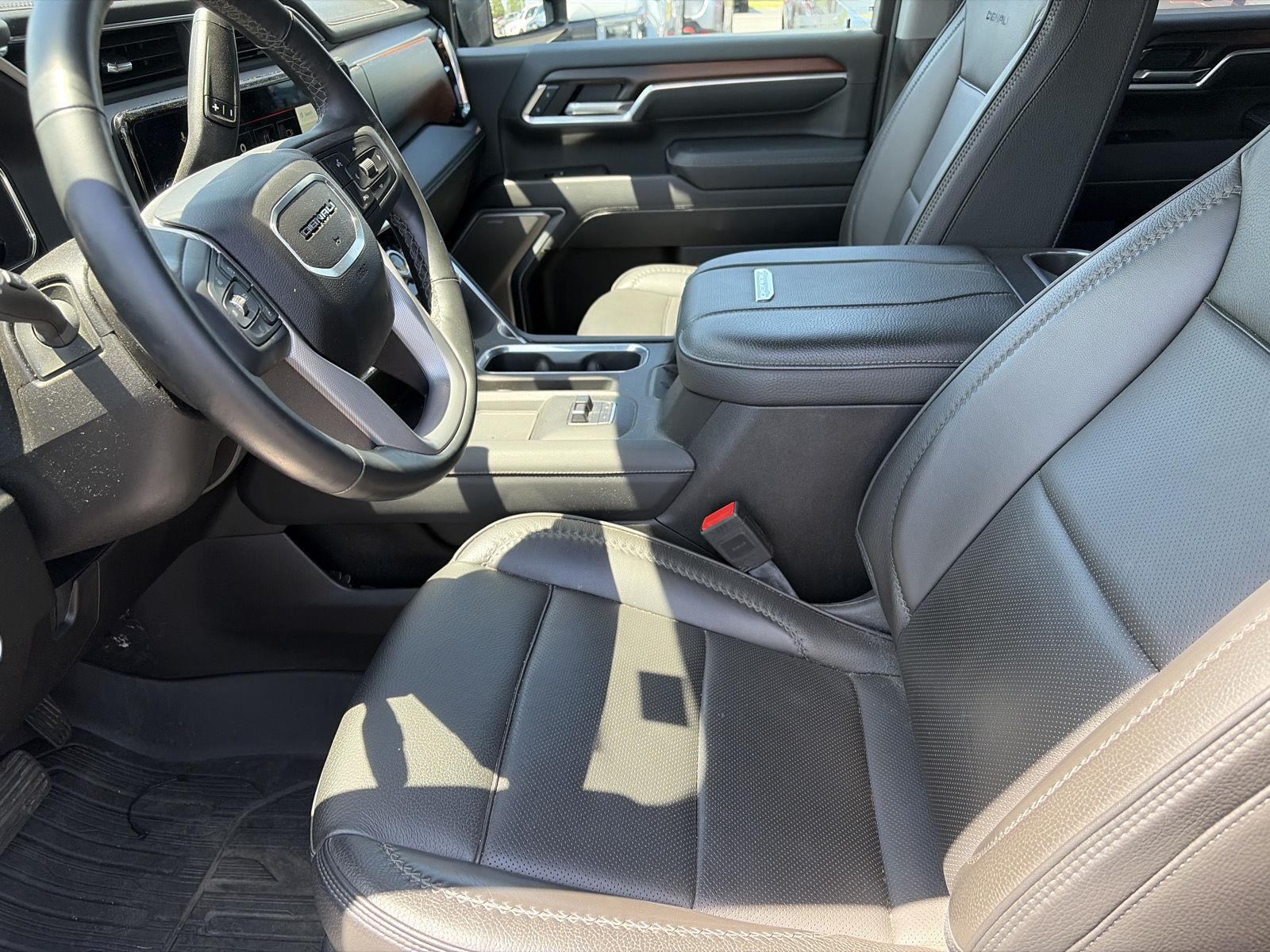 Used 2025 Onyx Black GMC Denali image 13