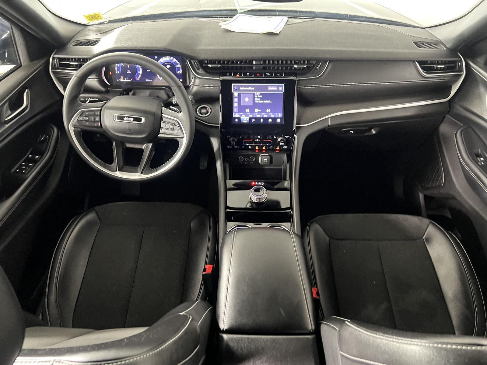 Used 2023 Baltic Gray Metallic Clearcoat Jeep Altitude image 12