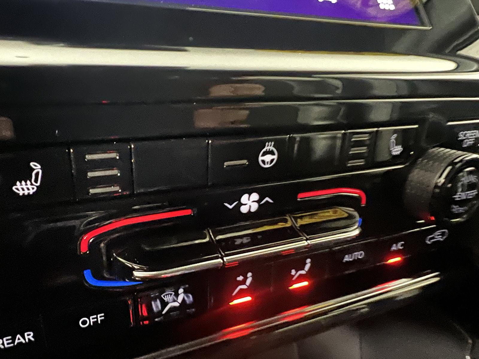 Used 2023 Baltic Gray Metallic Clearcoat Jeep Altitude image 14
