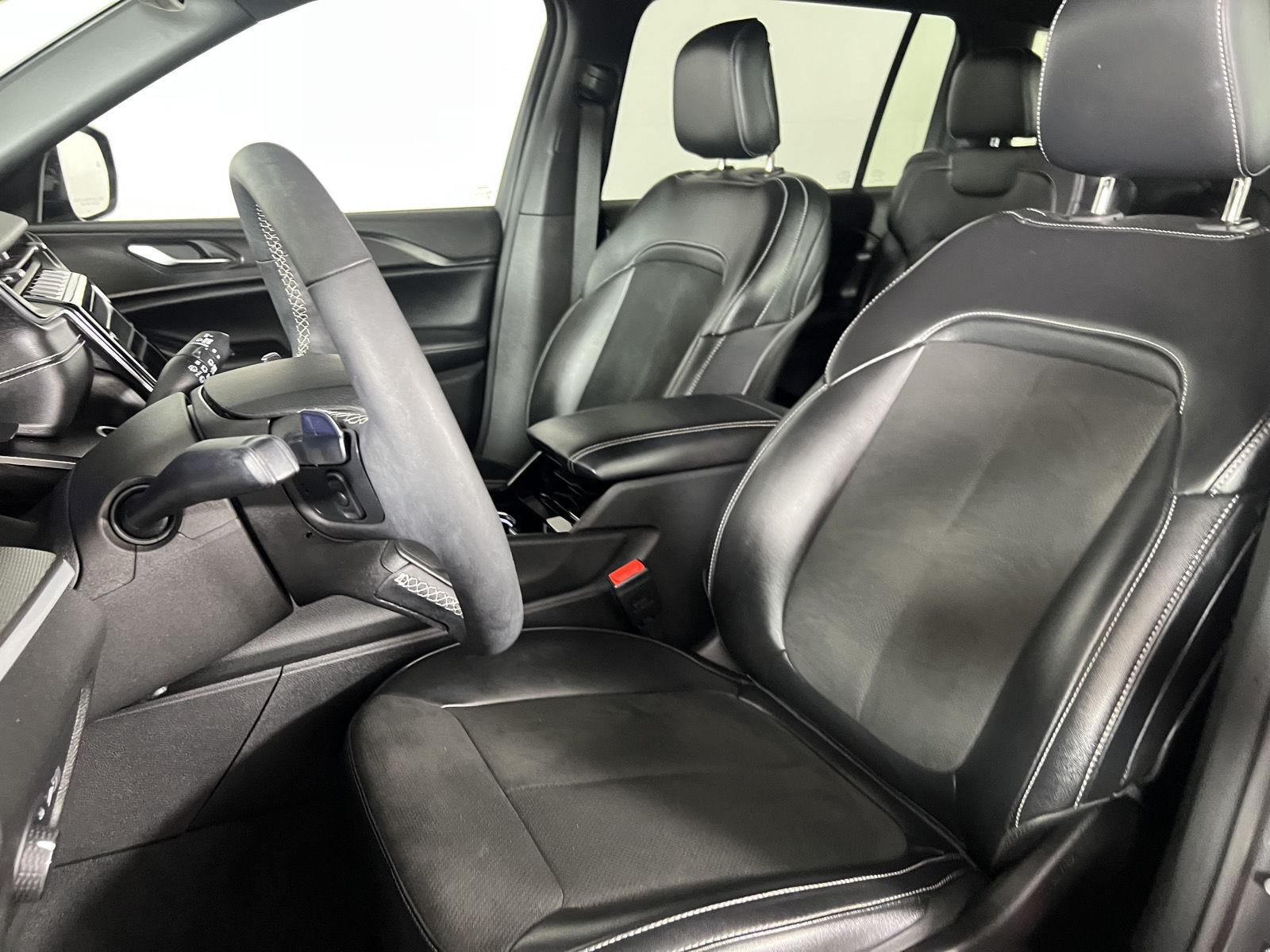 Used 2023 Baltic Gray Metallic Clearcoat Jeep Altitude image 9