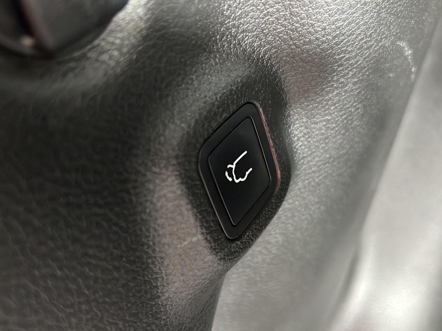 Certified Used 2023 Sting-Gray Clearcoat Jeep Latitude image 7