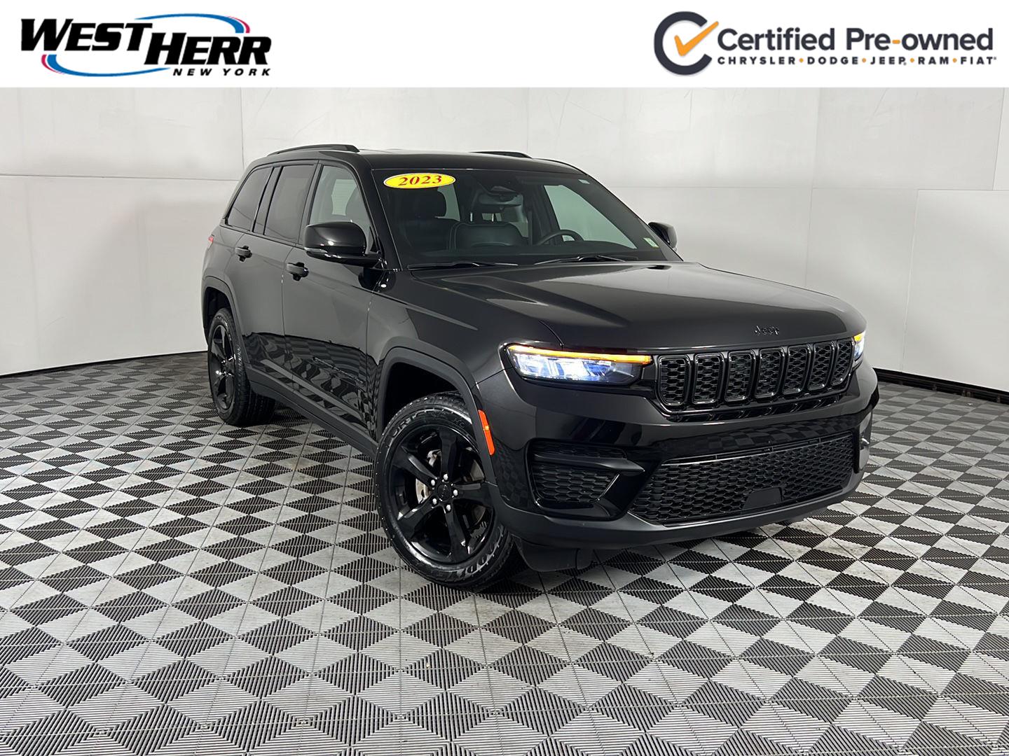  2023 Jeep Grand Cherokee Altitude 4WD   