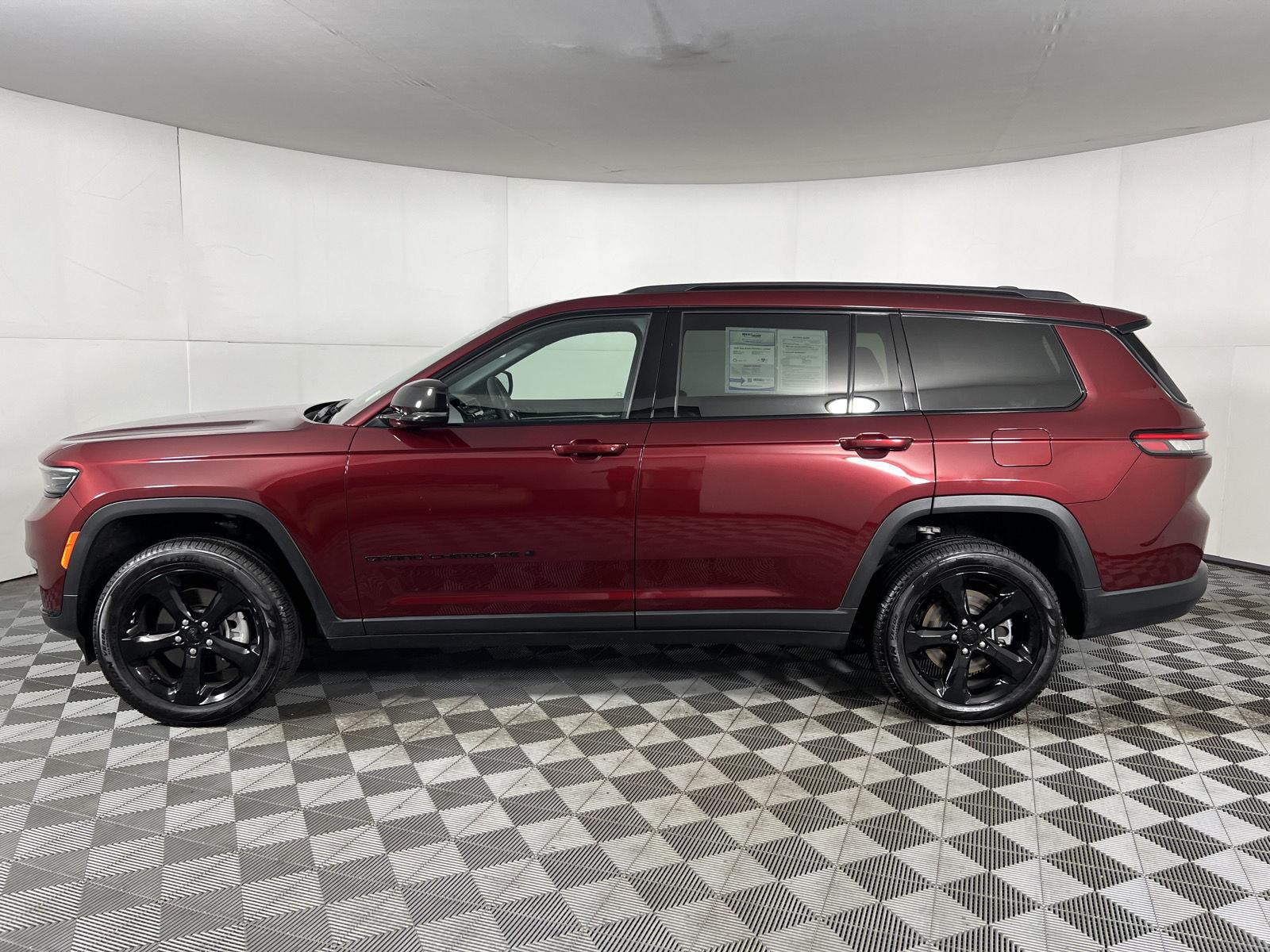 New 2025 Velvet Red Pearlcoat Jeep Limited image 6
