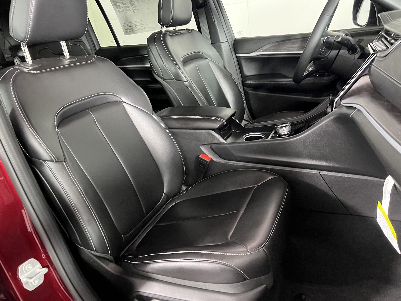 New 2025 Velvet Red Pearlcoat Jeep Limited image 30