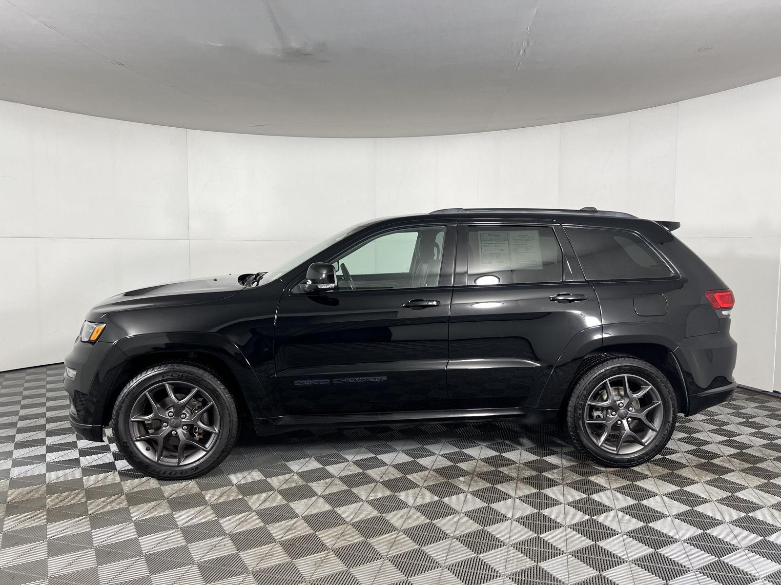 Used 2020 Diamond Black Crystal Pearlcoat Jeep Limited X image 6