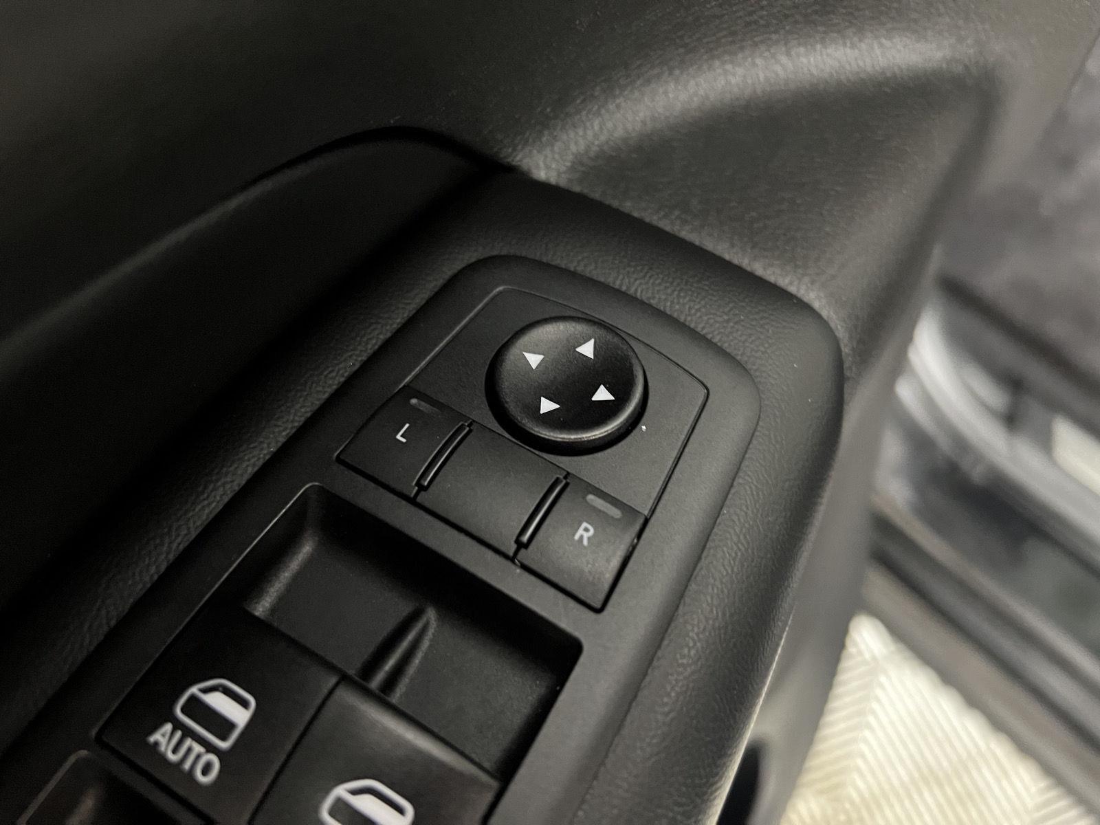 Used 2020 Diamond Black Crystal Pearlcoat Jeep Limited X image 13