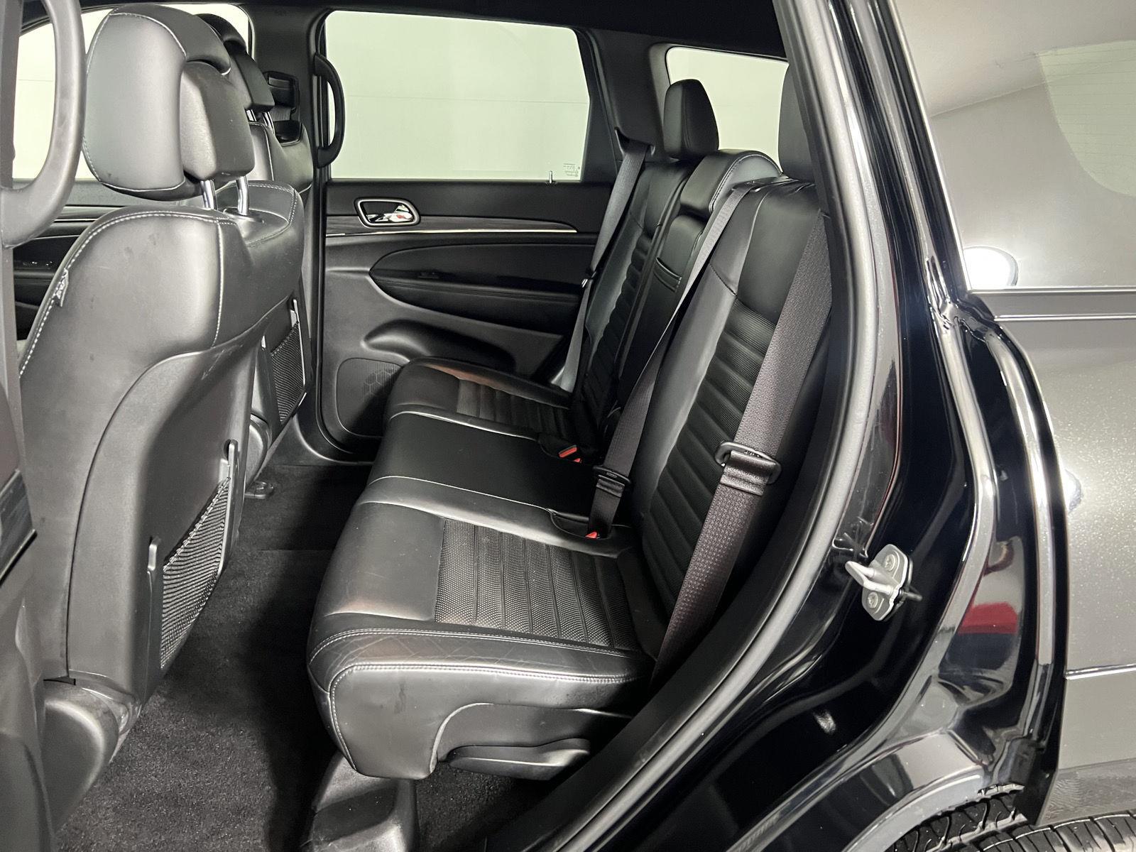 Used 2020 Diamond Black Crystal Pearlcoat Jeep Limited X image 19