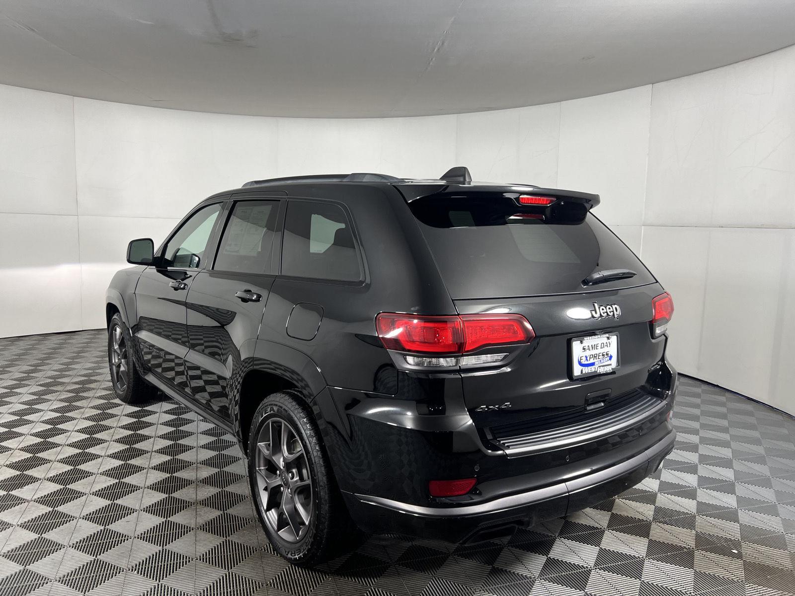 Used 2020 Diamond Black Crystal Pearlcoat Jeep Limited X image 7
