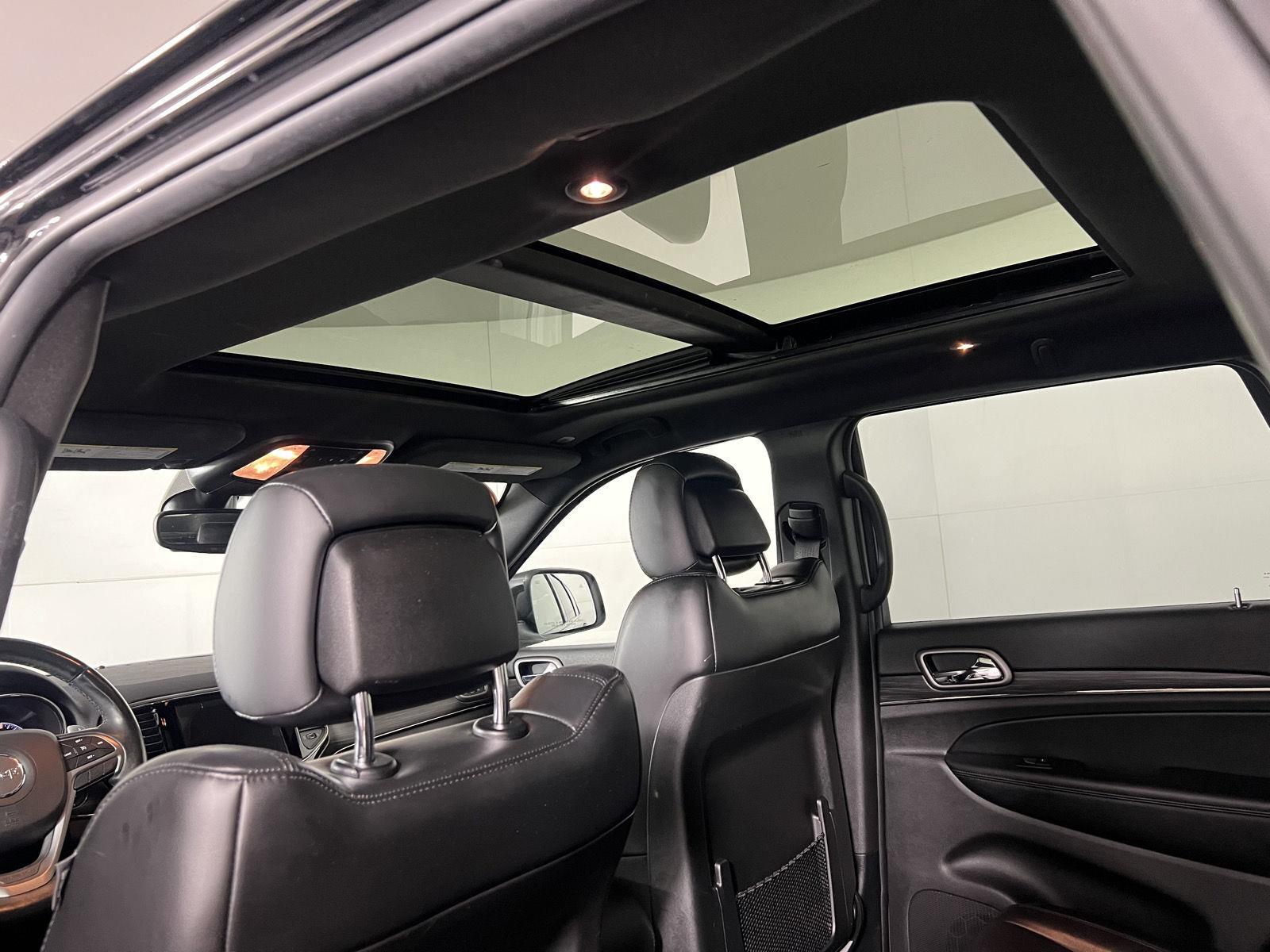 Used 2020 Diamond Black Crystal Pearlcoat Jeep Limited X image 23