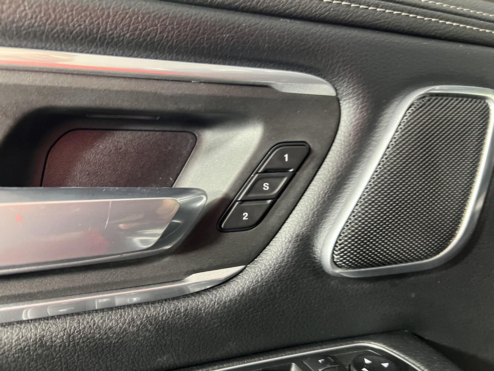 Used 2020 Patriot Blue Pearlcoat Ram Laramie image 12