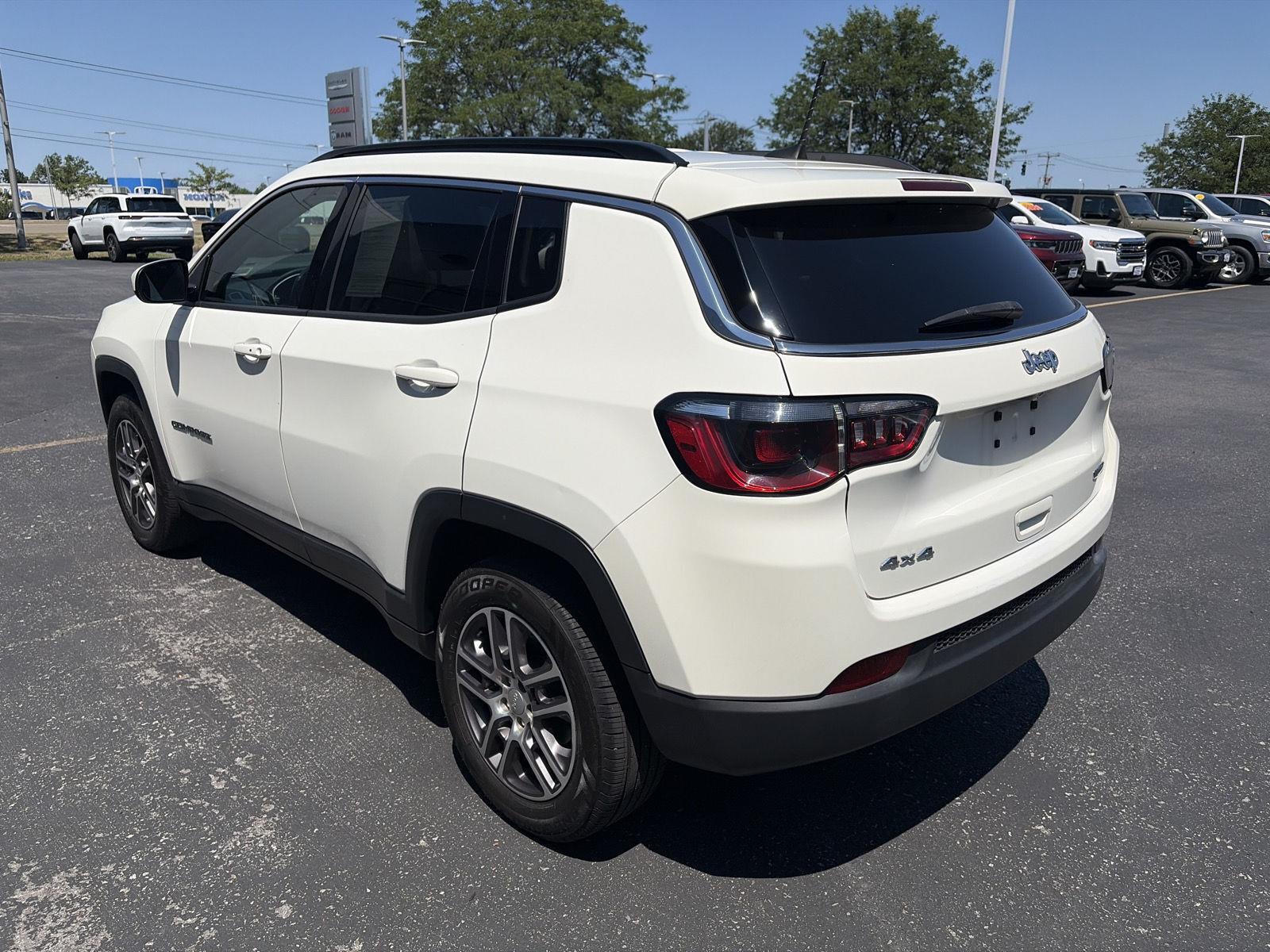 Used 2020 White Clearcoat Jeep Latitude image 5