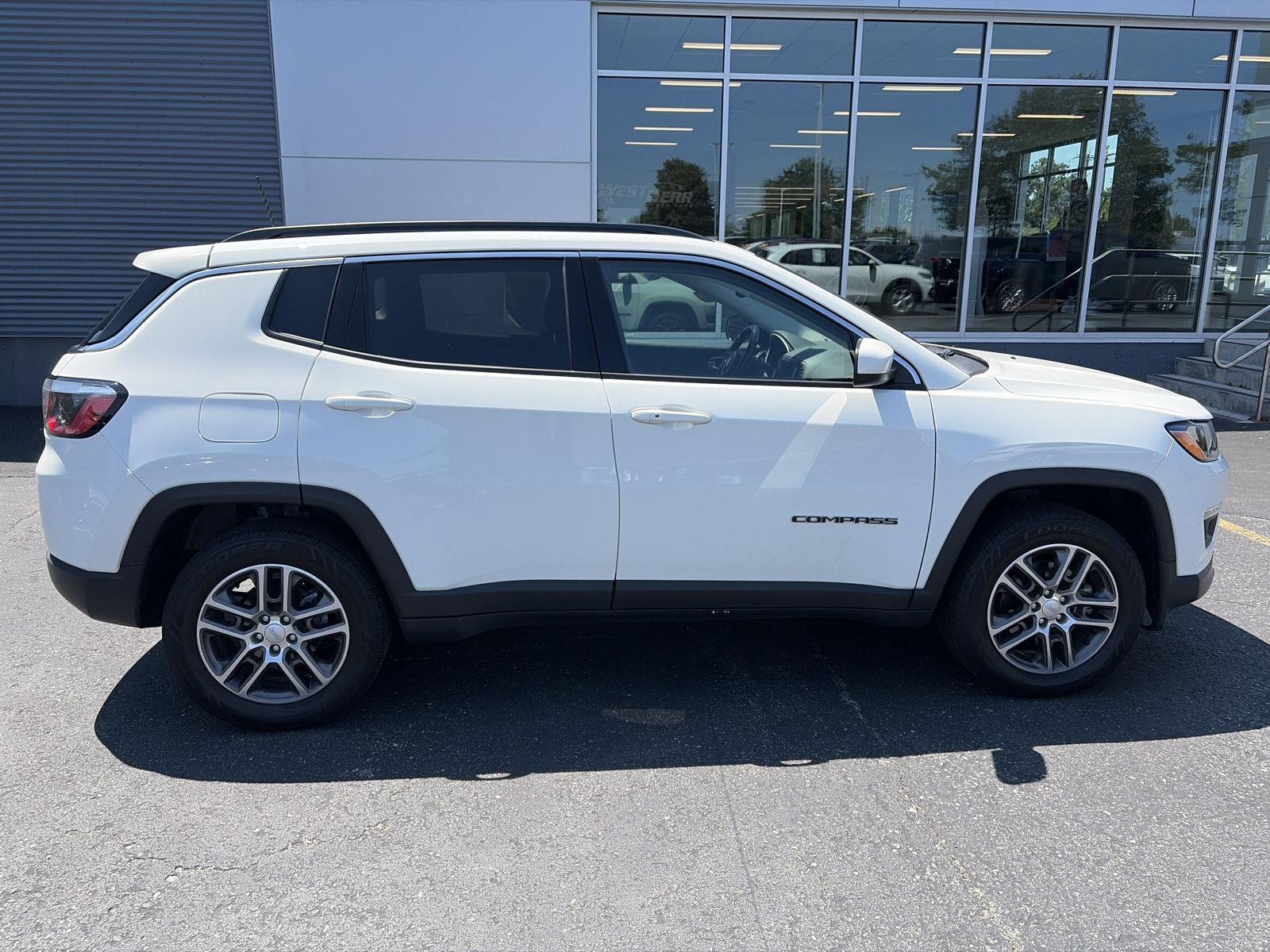 Used 2020 White Clearcoat Jeep Latitude image 8