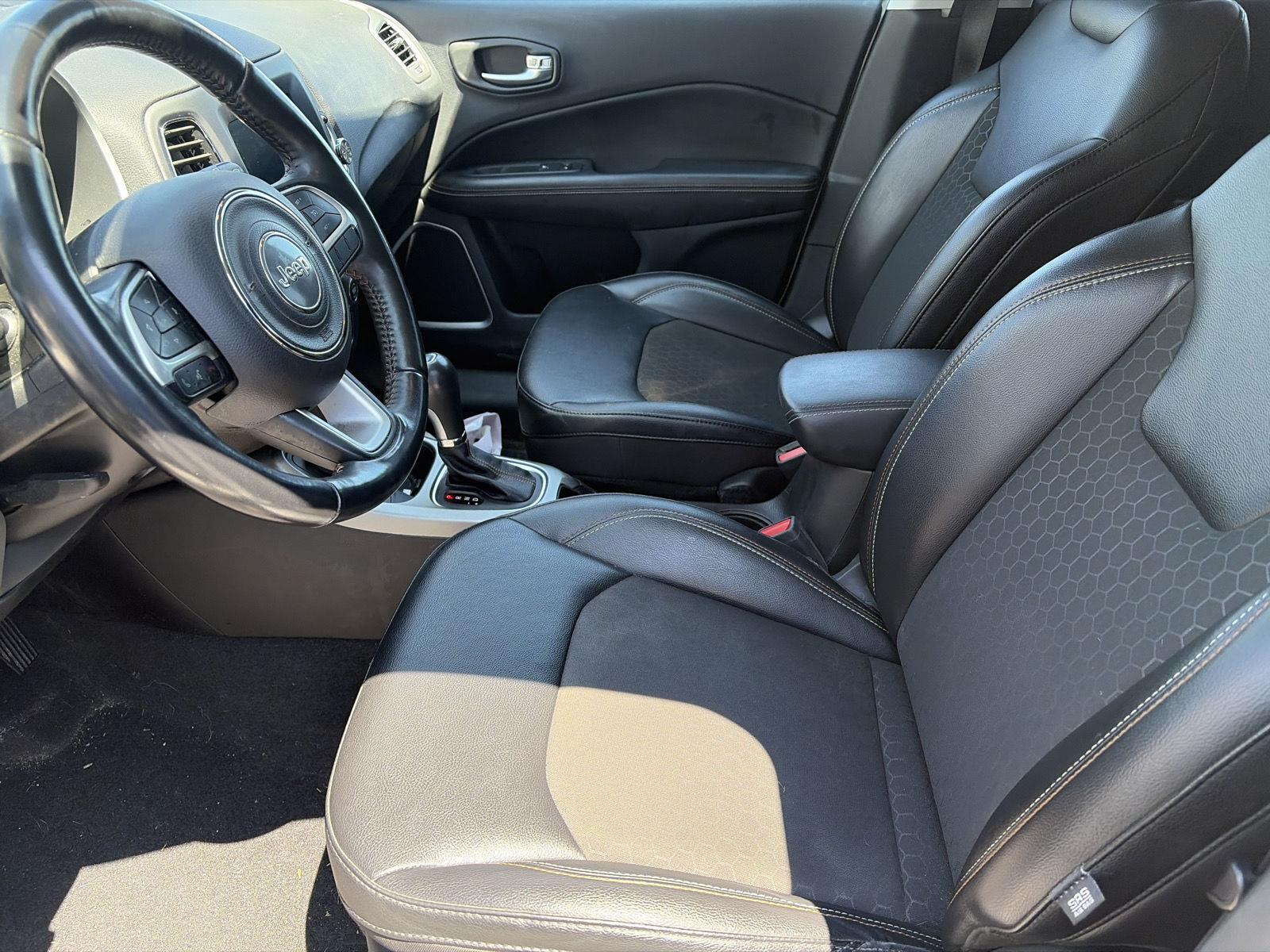 Used 2020 White Clearcoat Jeep Latitude image 12