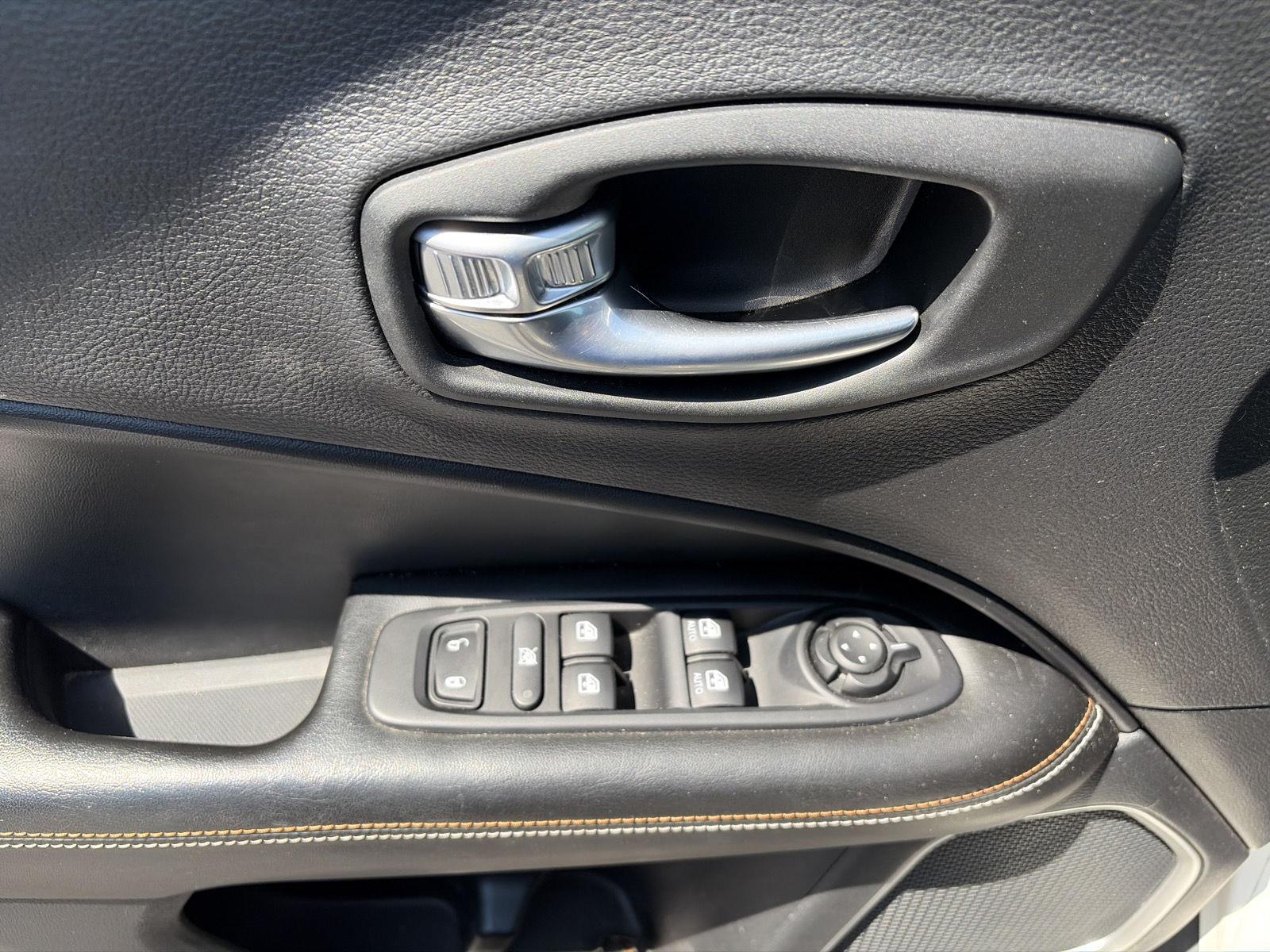 Used 2020 White Clearcoat Jeep Latitude image 14