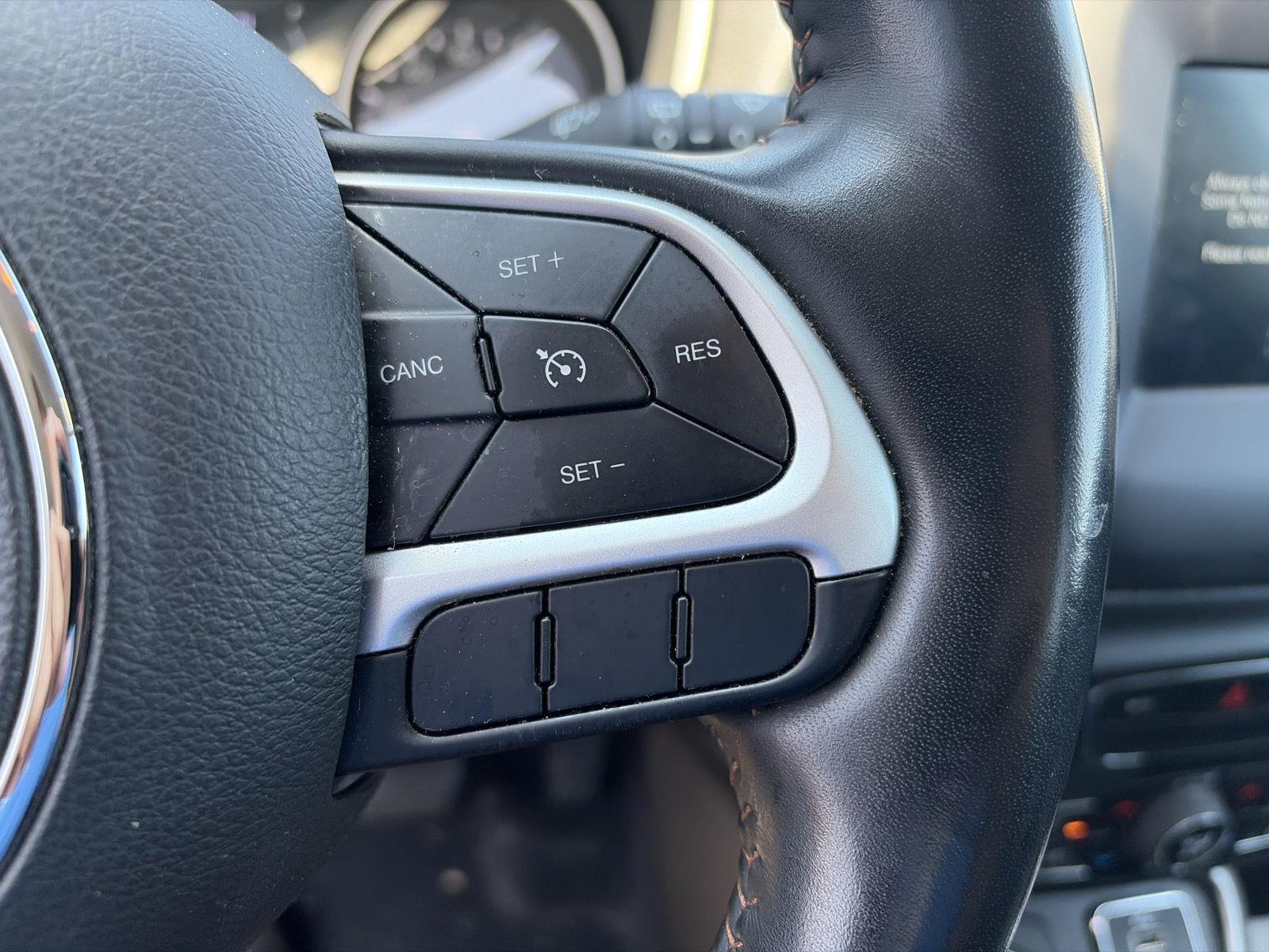 Used 2020 White Clearcoat Jeep Latitude image 18