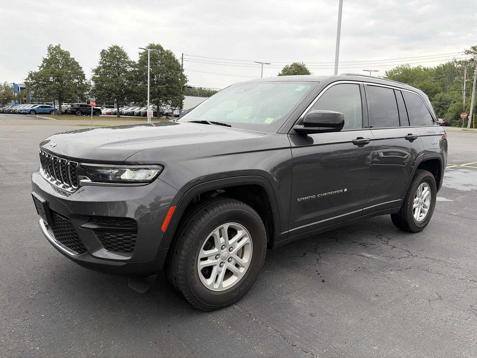 Used 2023 Baltic Gray Metallic Clearcoat Jeep Laredo image 3