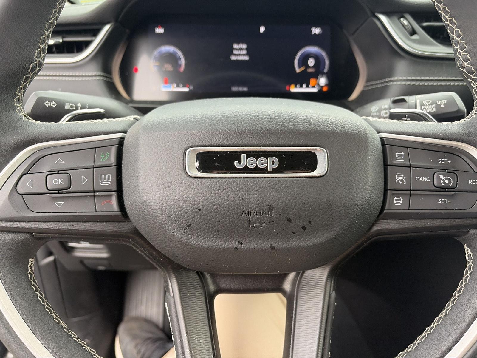 Used 2023 Baltic Gray Metallic Clearcoat Jeep Laredo image 17