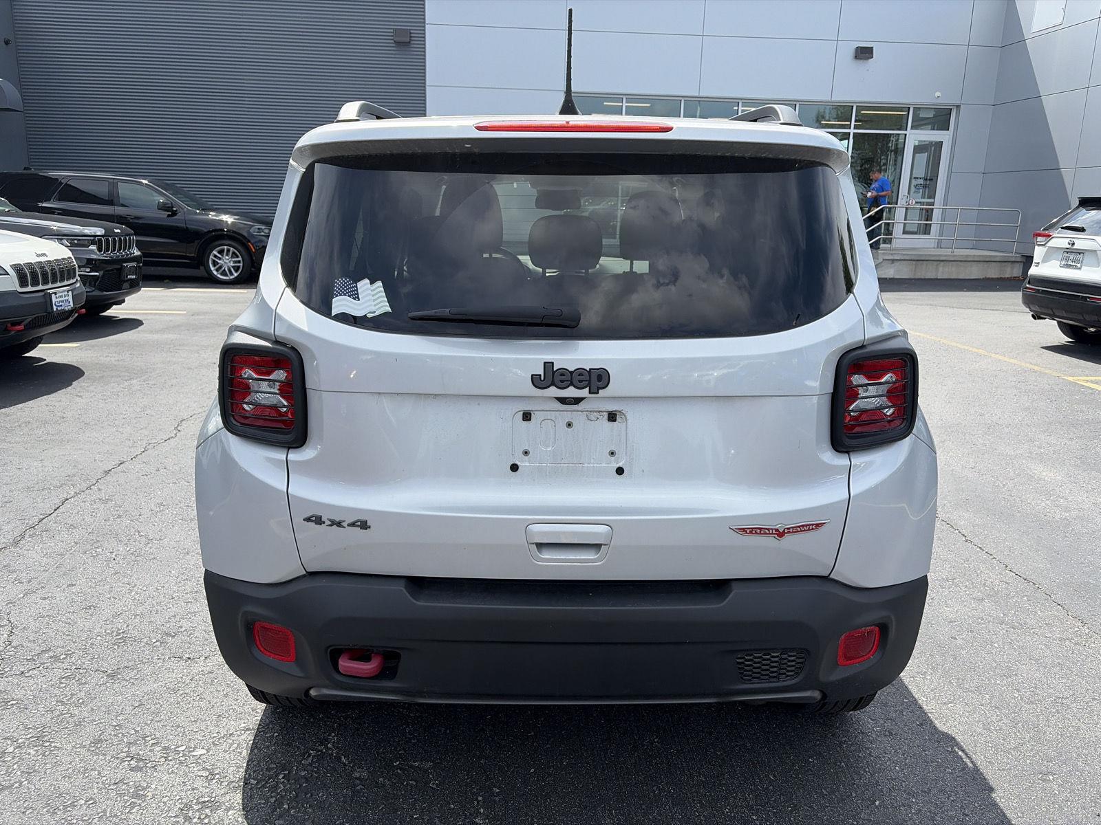 Used 2021 Glacier Metallic Clearcoat Jeep Trailhawk image 6